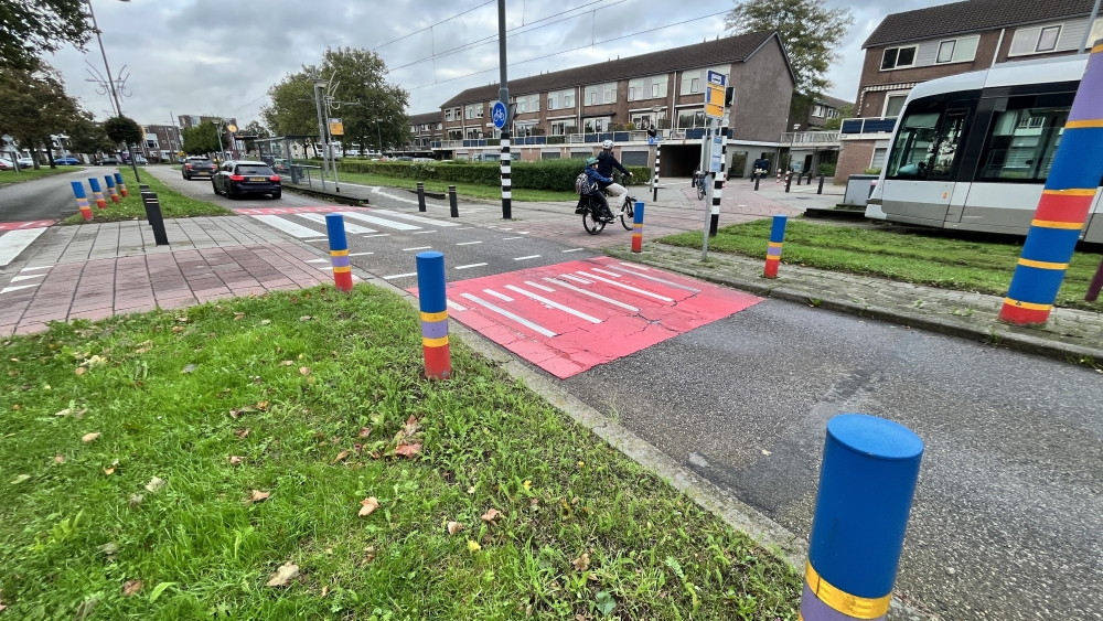 Abram (84) schept man met terreinwagen na rijden over middenberm: ‘Hij is doorgereden’