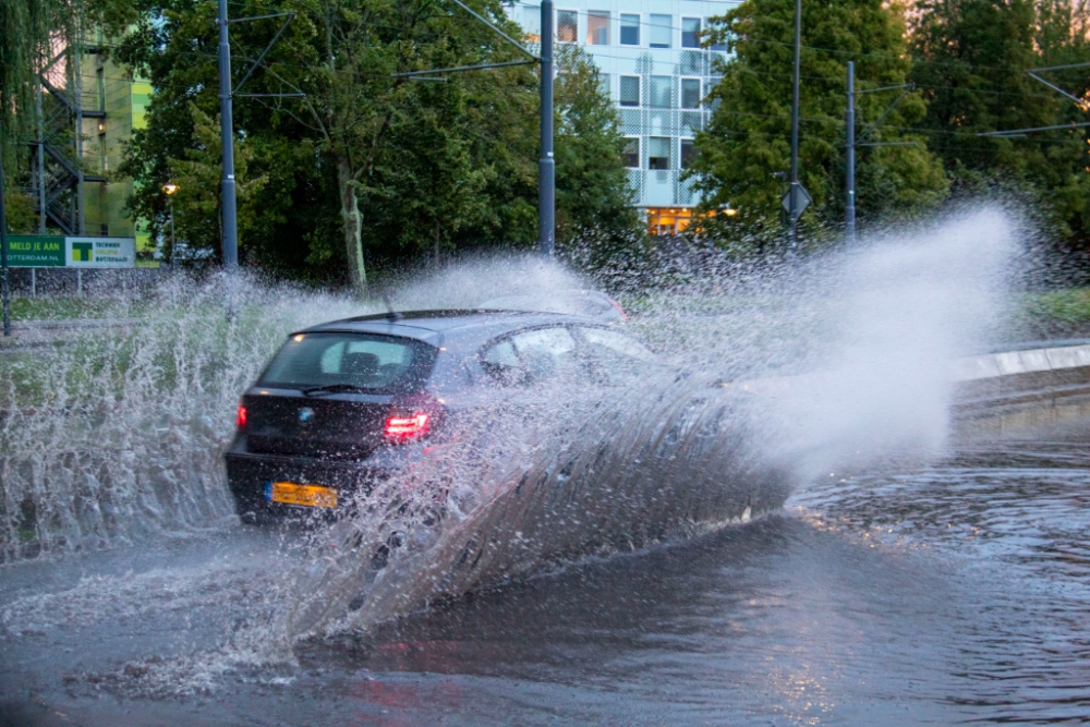 Waterballet voor politiebureau