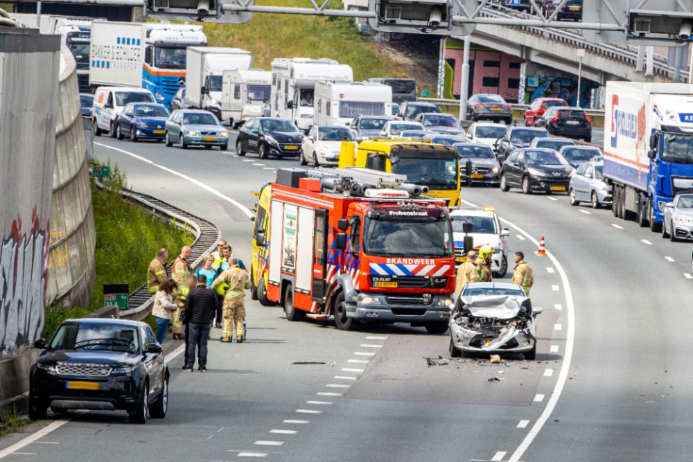 Flinke file op Hemelvaartsdag na botsing op de A20