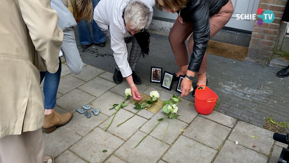 Laatste reeks Stolpersteine voor joodse Schiedammers gelegd