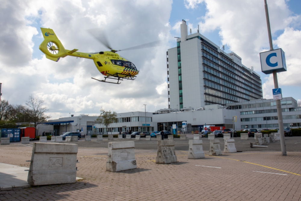 Vier coronaverplaatsingen per helikopter in één week vanuit het Franciscus Gasthuis &amp; Vlietland ziekenhuis