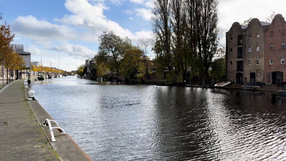 Wederom riviercruiseschip aan Buitenhavenweg, voor asielzoekers en statushouders