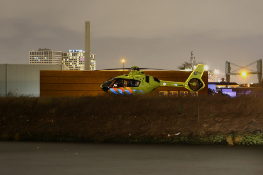 Traumahelikopter landt op modderig terrein bij de Gorzen