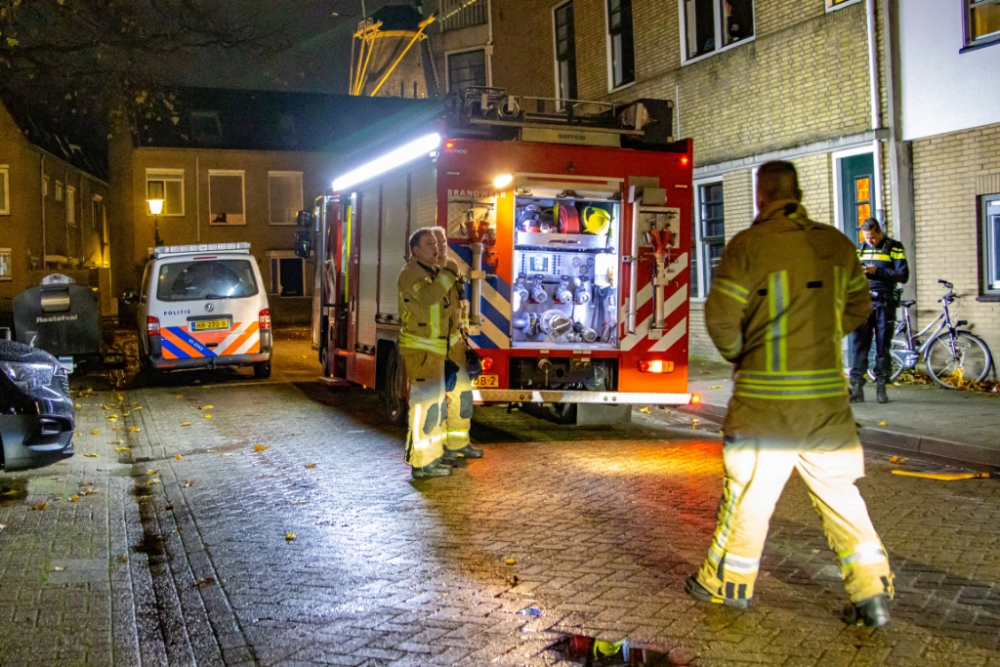 Keukenbrand kent bijzondere oorzaak: stuk hout op fornuis met drie pitten aan