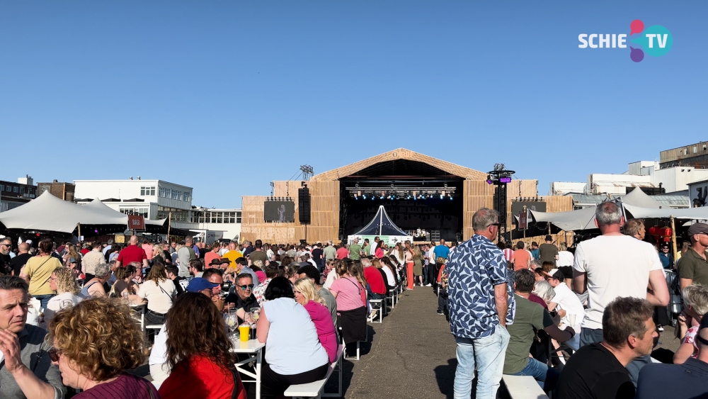 In het zonnetje genieten van IDDF In Concert dag twee