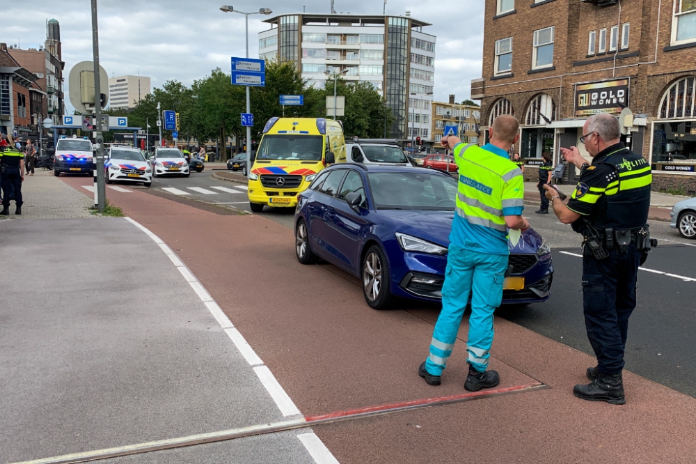 Voetganger tijdens het oversteken aangereden door een auto