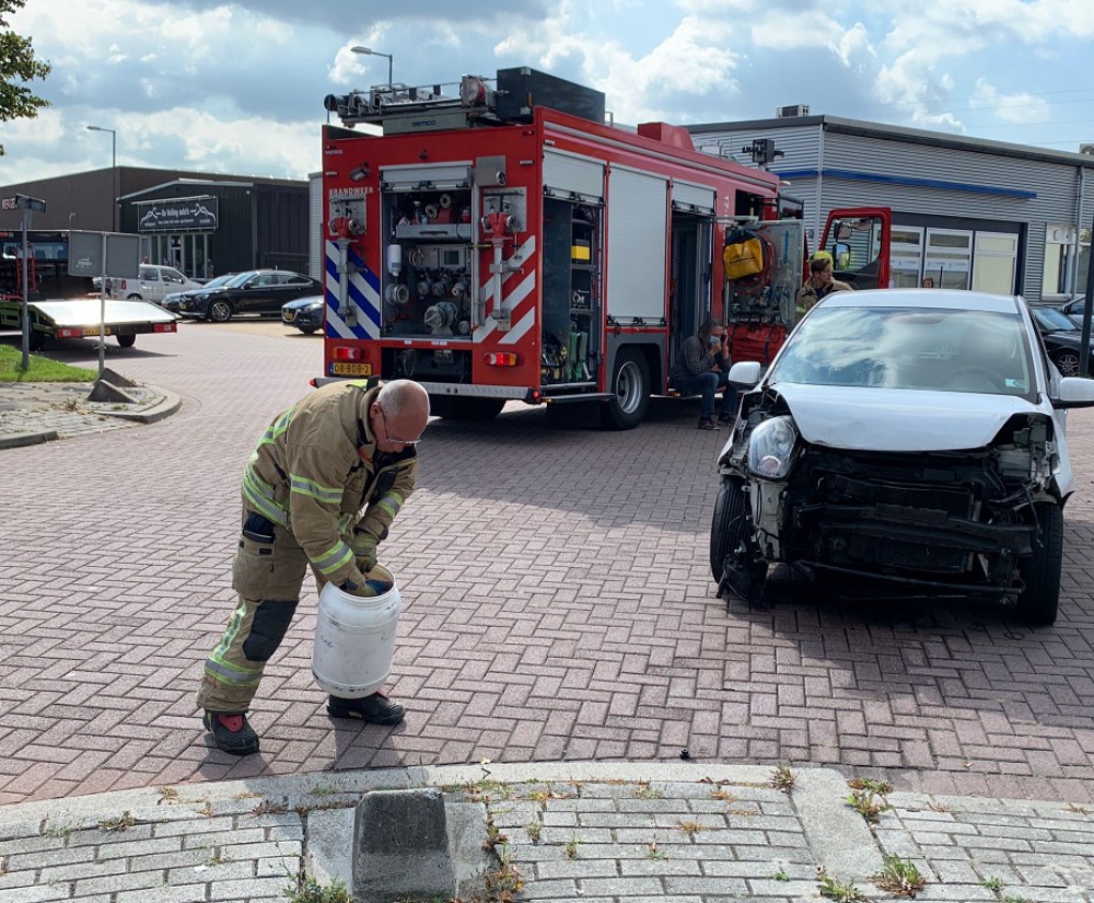 Forse schade bij aanrijding Calandstraat