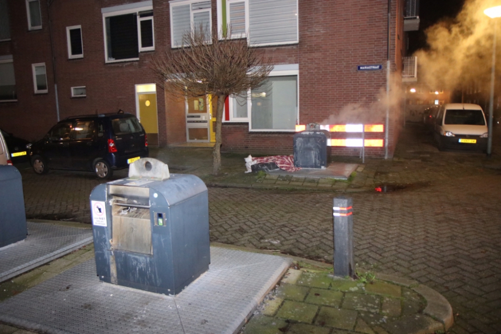 Twee containers in brand gestoken in Schiedam