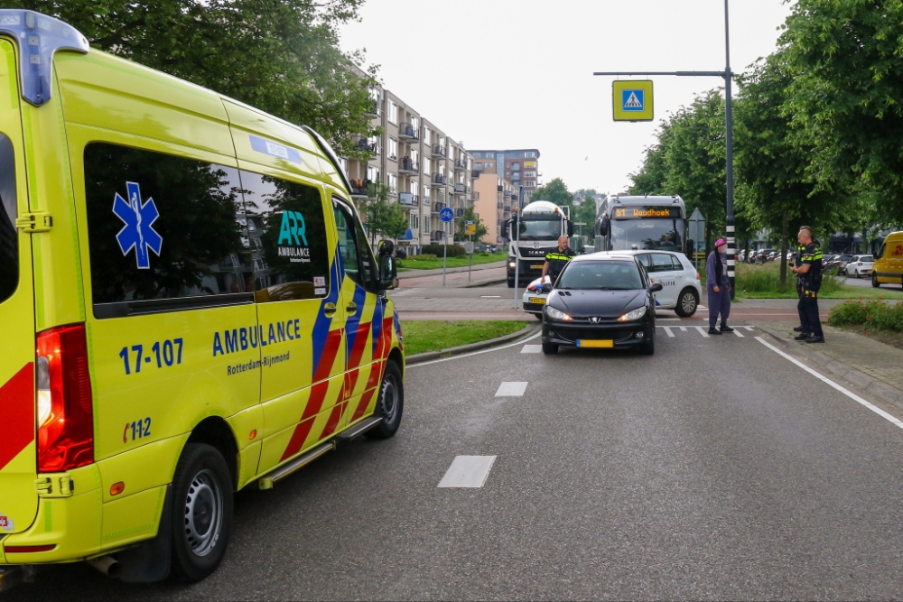 Fietser raakt gewond bij aanrijding met auto