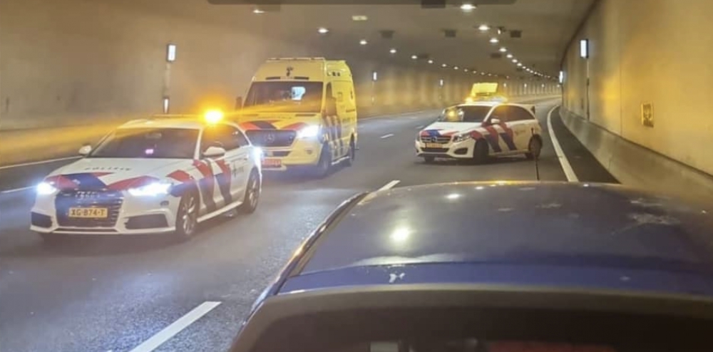 Één (licht)gewonde bij ongeval in Ketheltunnel, tunnel uur lang afgesloten