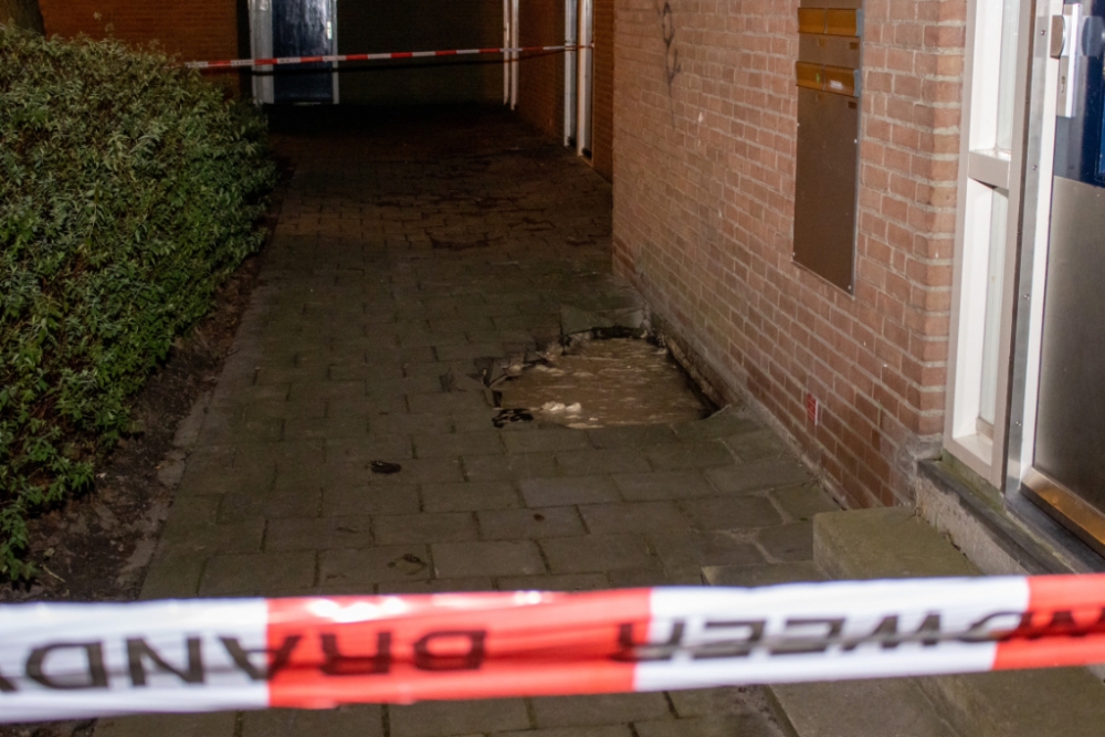 Waterleiding gesprongen in de Botenbuurt