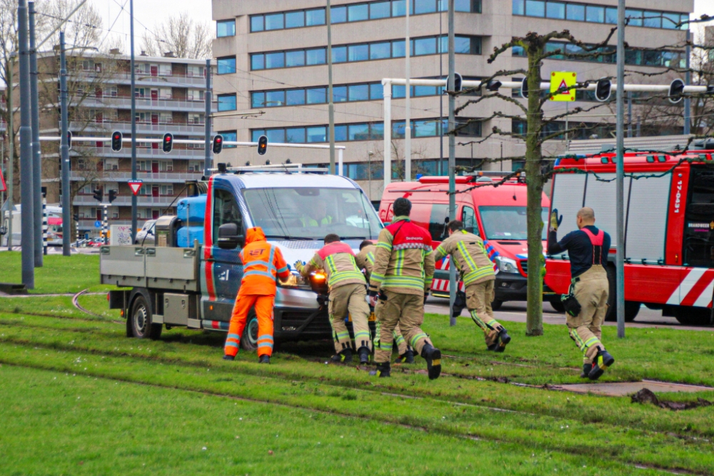 Gestremde trams door vastzittende RET-wagen