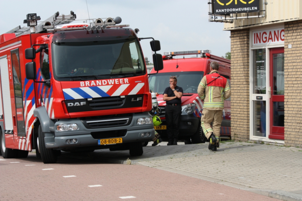 Brandweer doet onderzoek naar oorzaak stankklachten