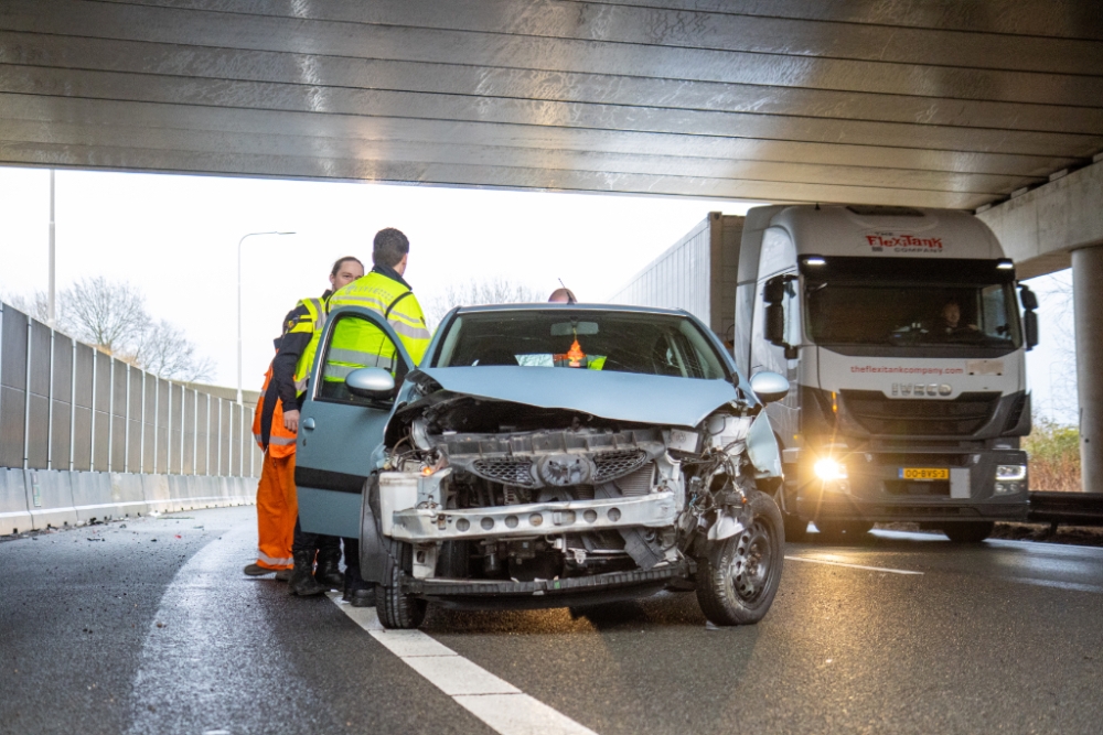 Weer ongeval in beruchte bocht snelweg