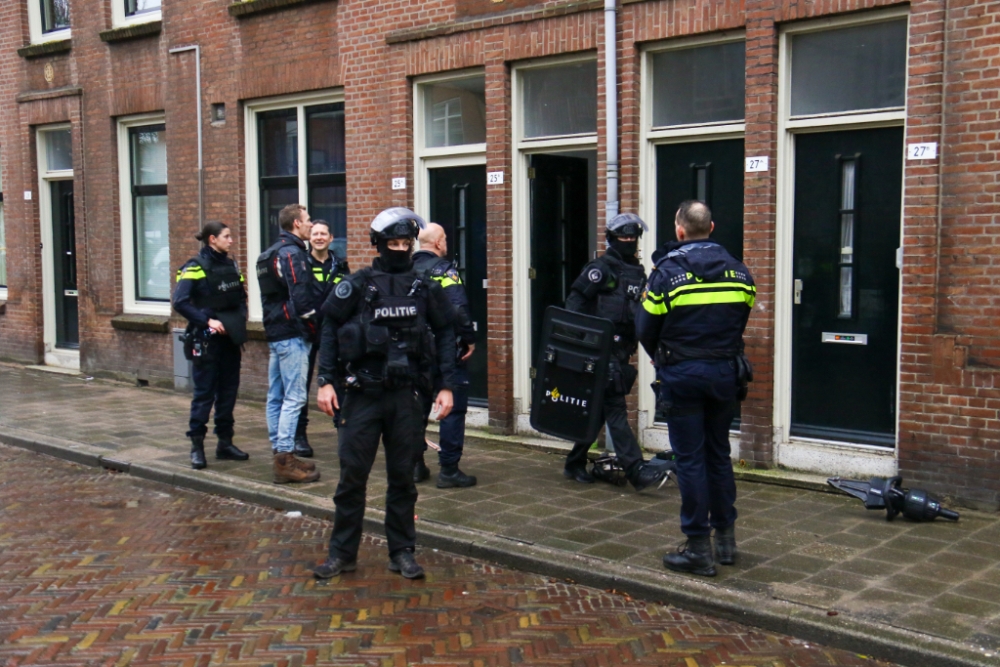 Politie doet inval in woning in de Gorzen