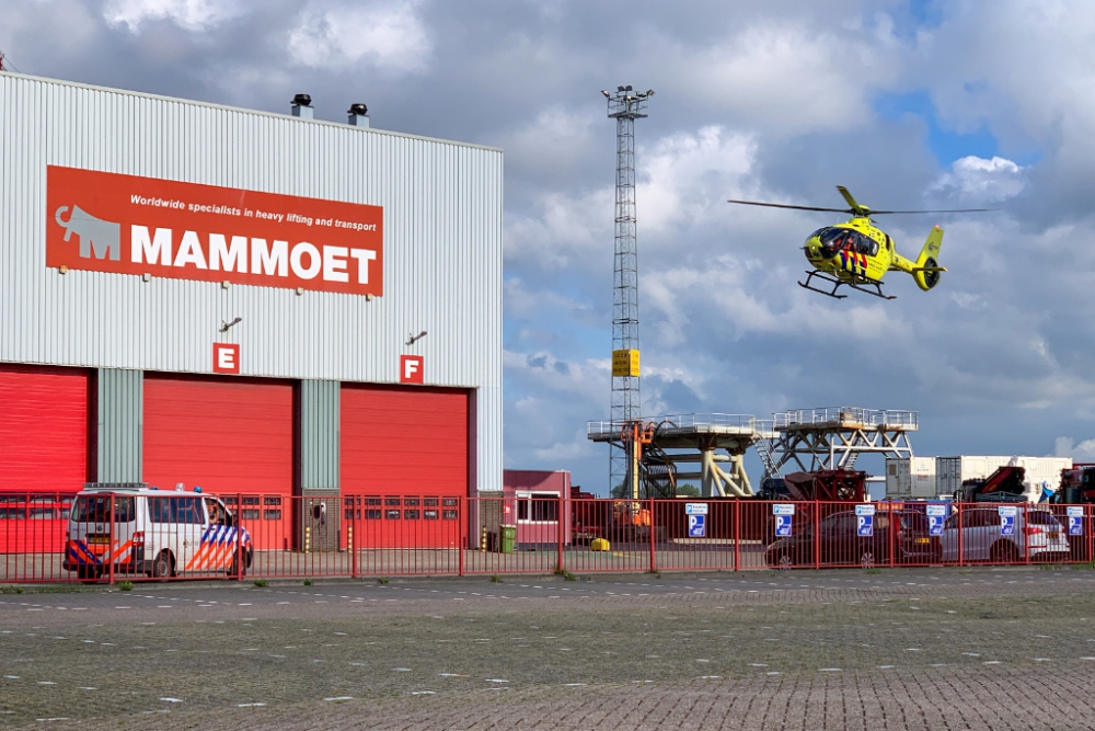 Traumahelikopter ingezet bij incident op bedrijfsterrein Karel Doormanweg