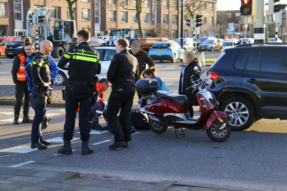 Scooterrijder gewond bij aanrijding