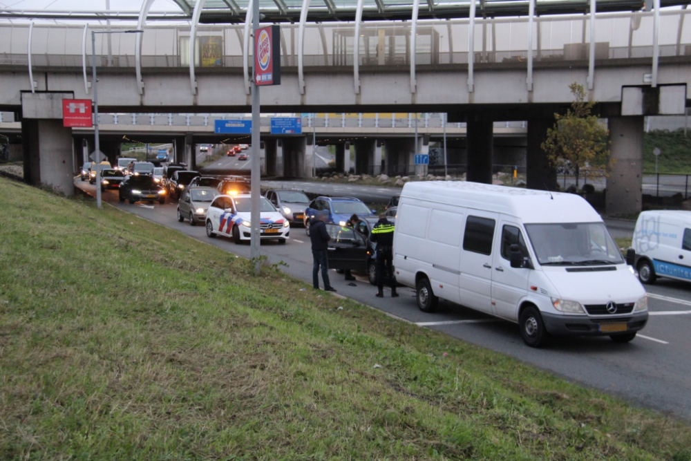 Flinke schade na aanrijding voor verkeerslicht