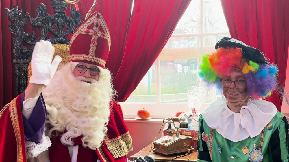 Op de foto met Sinterklaas, pepernoten bakken en tekenen: het kan allemaal in zijn pakhuis!