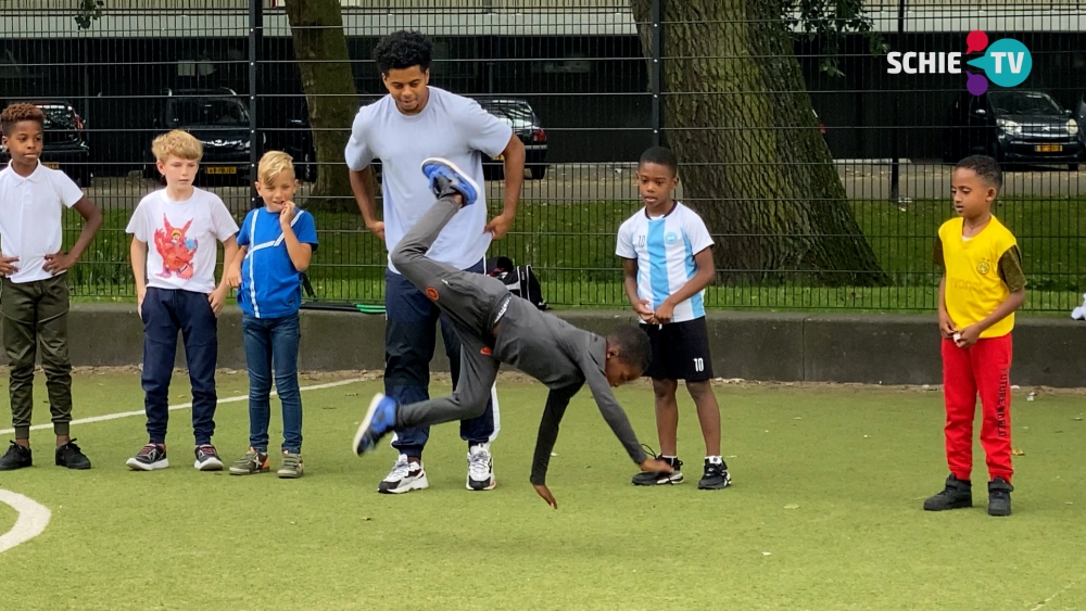 &#039;Er zit veel potentie in&#039;, Schiedamse kids breakdancen de zomer door