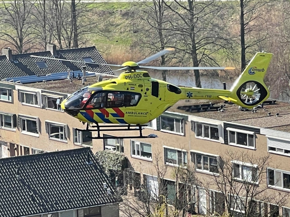 Traumahelikopter ingezet voor medisch incident in woning Puccinistraat