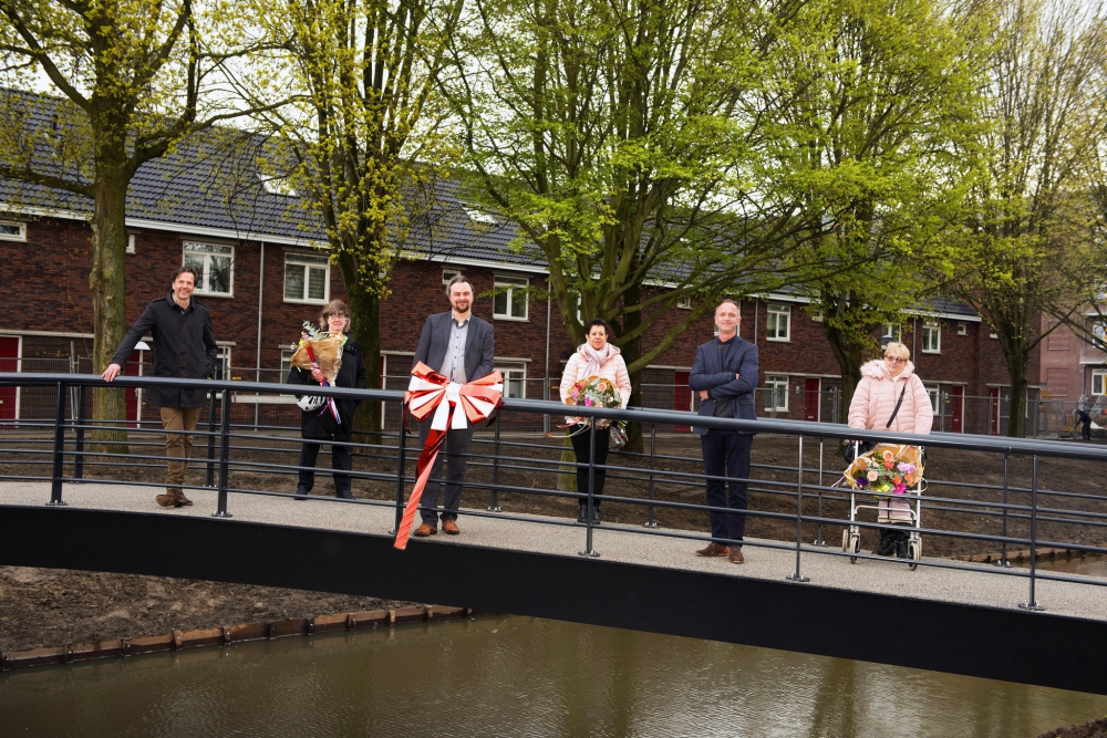 Nieuwe voetgangersbrug in Wetenschappersbuurt officieel geopend