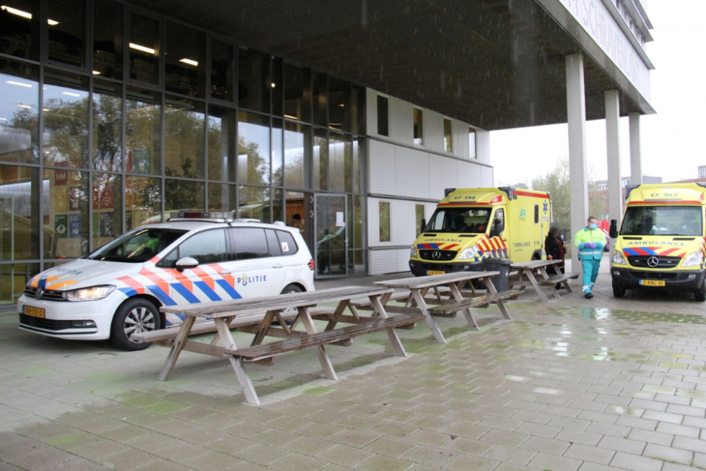 Leerling Lyceum Schravenlant gaat door het lint: ruiten eruit en meerdere gewonden