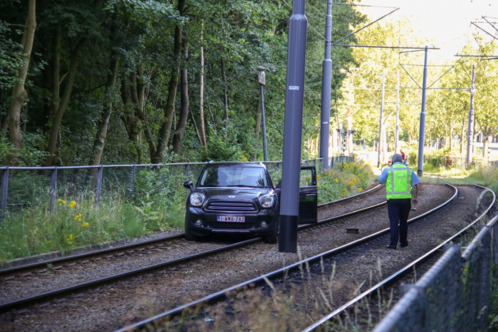 Tramverkeer gestremd door als vermist opgegeven verwarde Belgische vrouw