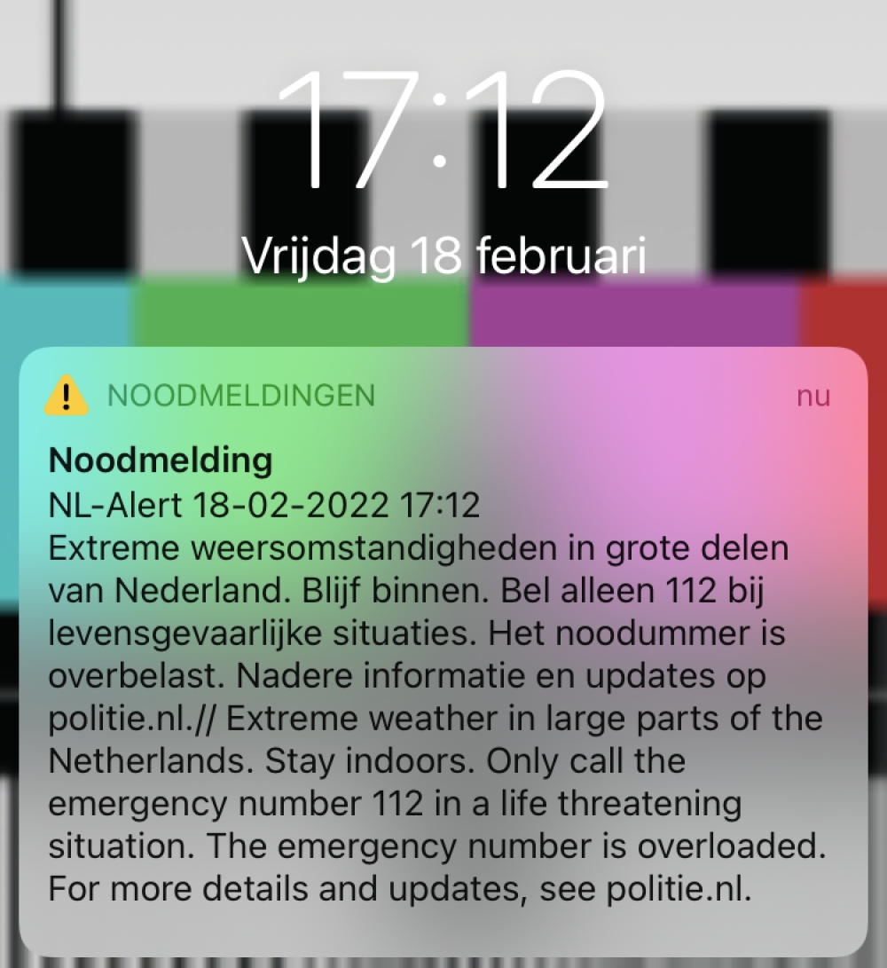 NL-alert verstuurd: blijf binnen!