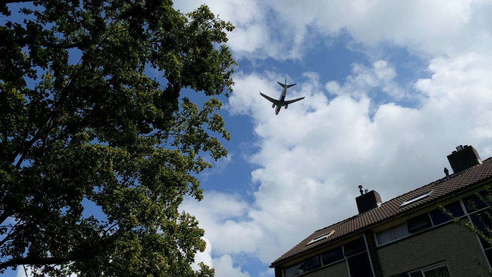 Inspectie Leefomgeving waarschuwt luchthaven om dreigende overschrijding van geluidsnorm in Schiedam te voorkomen