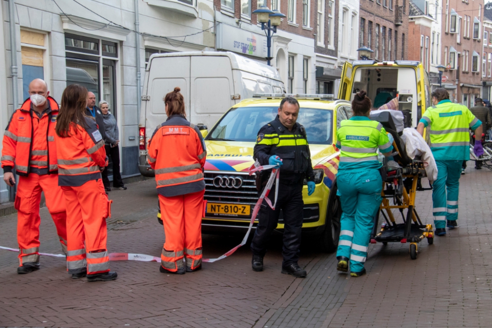 Vrouw ernstig gewond bij steekpartij in woning Hoogstraat, verdachte aangehouden