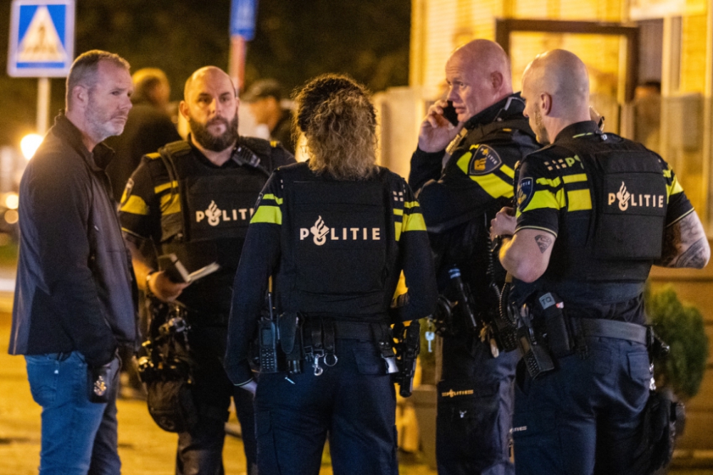 Grote politie-inzet na melding schietpartij Vlaardingerdijk