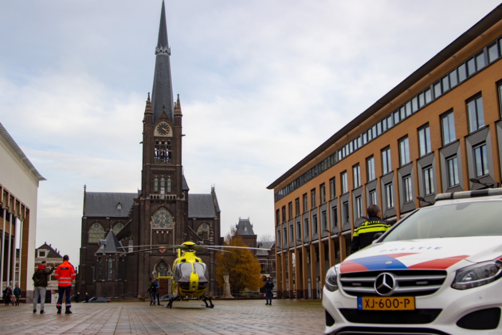 Traumahelikopter landt op Stadserf