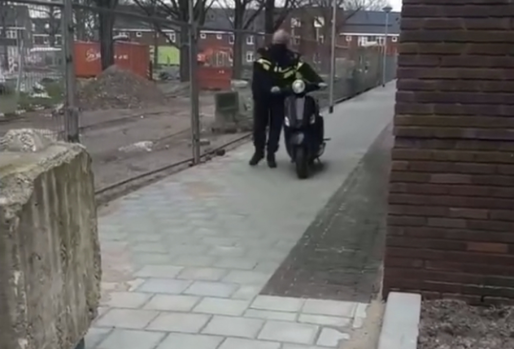 Politie vindt gestolen scooter terug