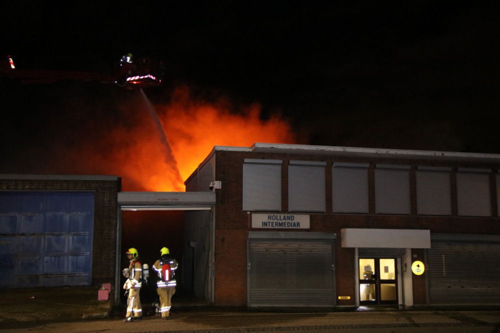 Grote brand bij farmaceutisch laboratorium Maripharm