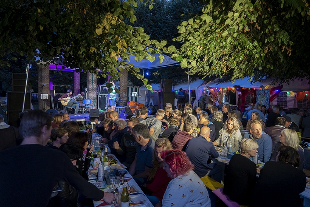 Wereldmuziekfestival met diner en muziek- en filmavond in Julianapark