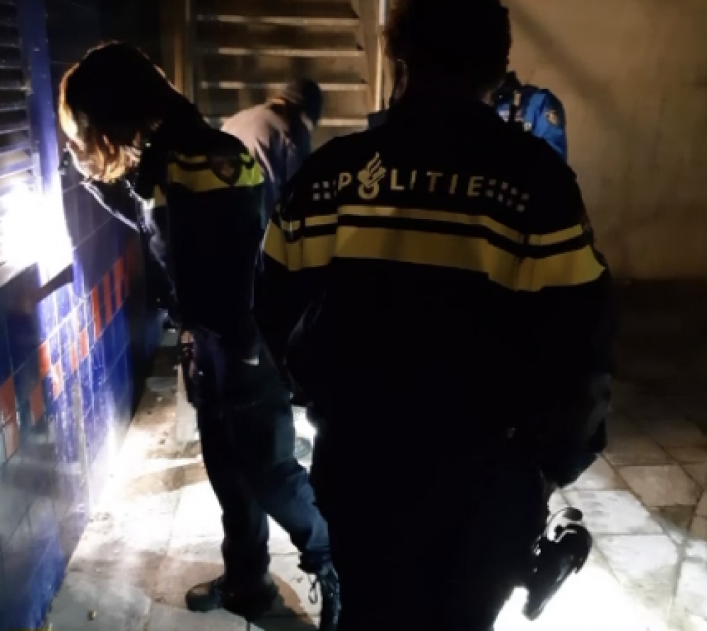 Vier boetes voor drugs, alcohol en avondklok