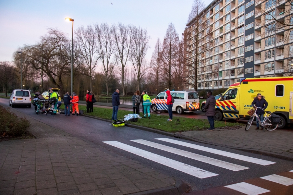 Twee scholieren aangereden door auto