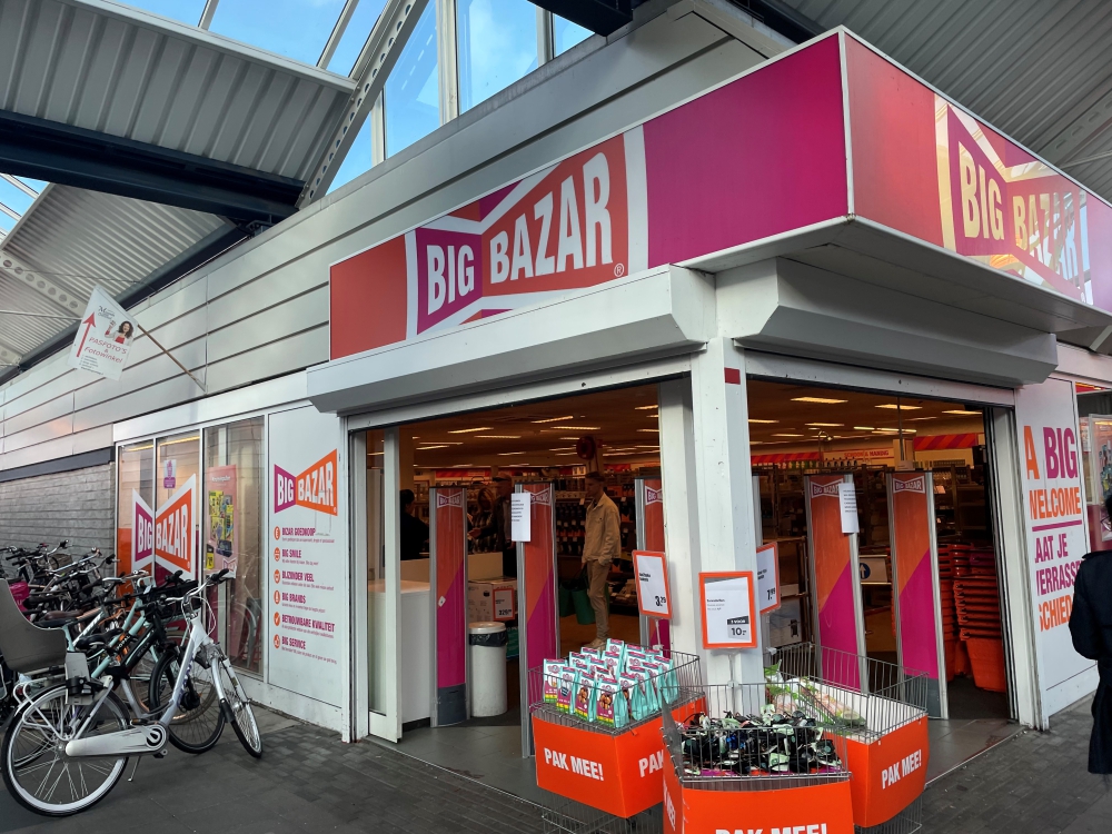 Einde verhaal Big Bazar, winkel in Schiedam verkoopt voorraden uit