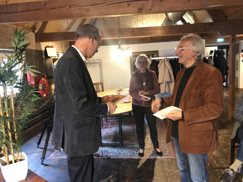 Geslaagde afsluiting expositie &#039;Begraven Branders&#039;; pleidooi voor behoud van het historisch hekwerk op de voormalige rooms-katholieke begraafplaats