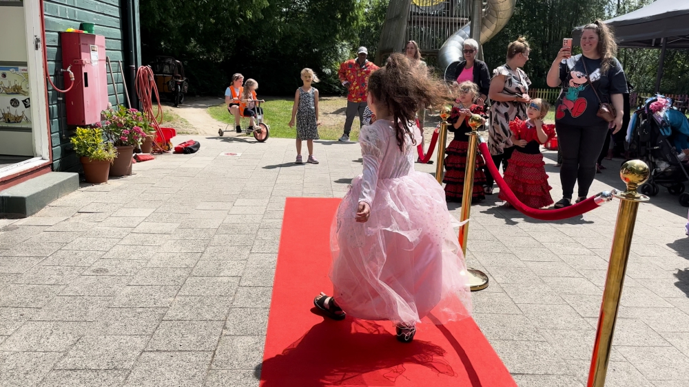 Rode loper wordt uitgerold op Speeleiland Schiedam: “Heel de zomer door leuke activiteiten”