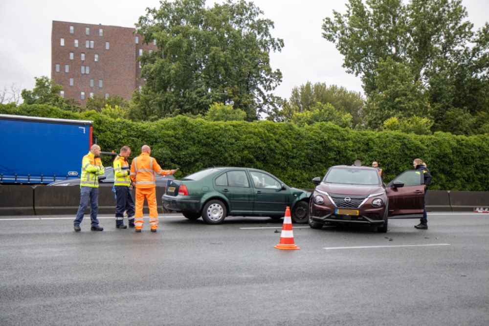 Twee rijstroken A20 dicht na ongeval