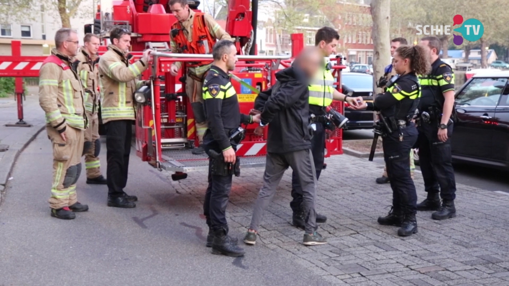 Inbreker na achtervolging van dak gehaald