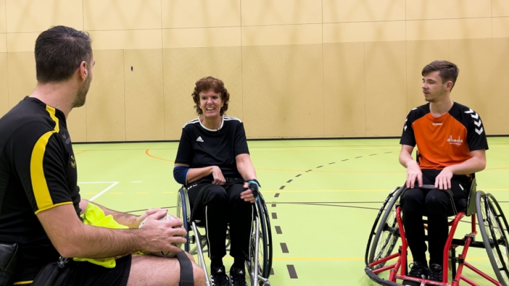 Marian raakte voor de helft verlamd, maar vond haar plezier terug in rolstoelhandbal