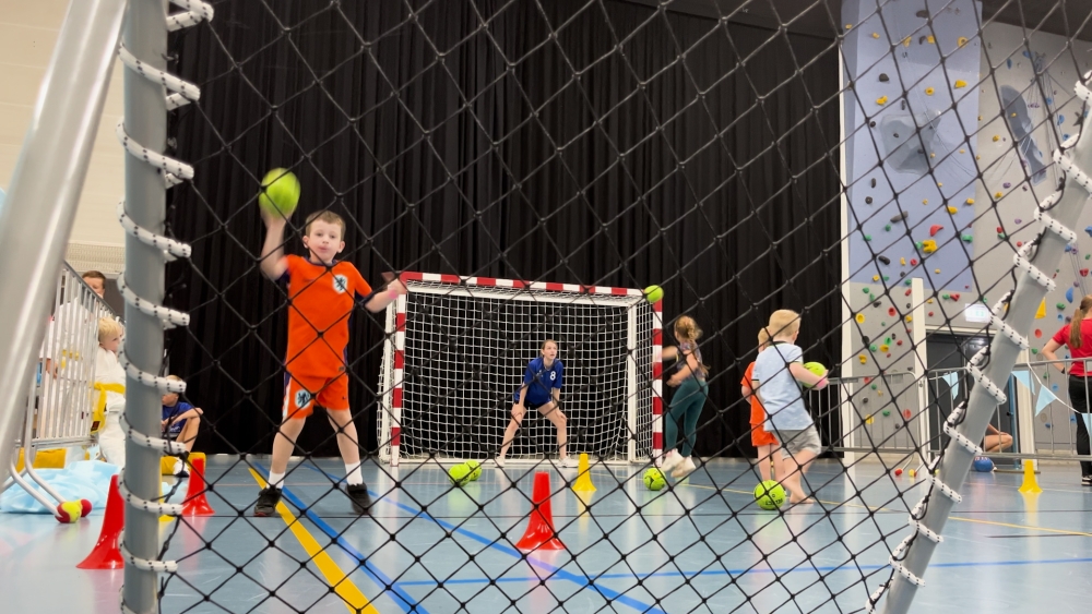 Kinderen maken kennis met sport op Vlaardings Sportfeest