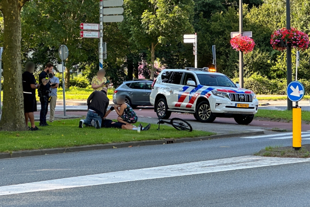 Fietser raakt gewond bij aanrijding met auto in Vlaardingen