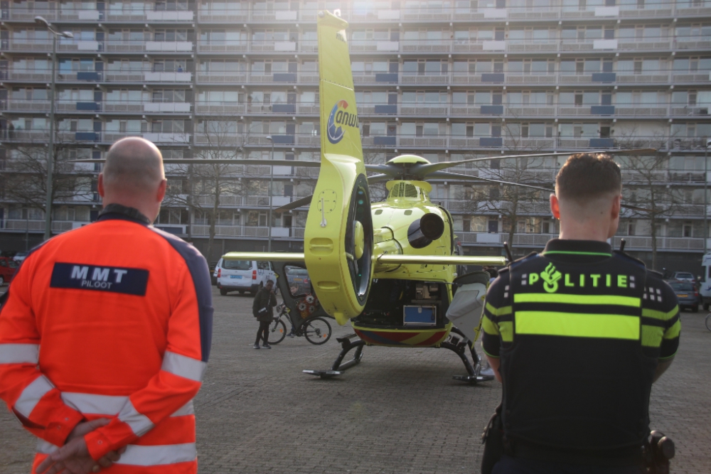 Traumahelikopter landt op Bachplein voor reanimatie