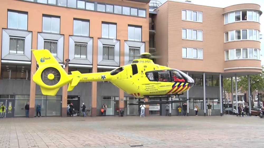 Traumahelikopter landt op het Stadserf