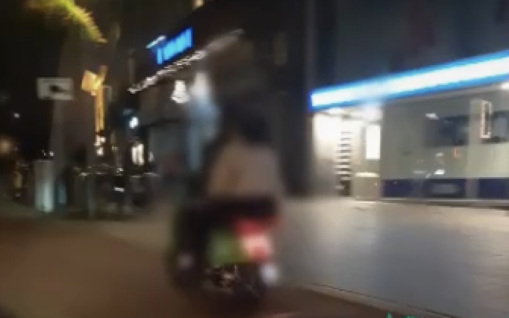 Bestuurder deelscooter dubbel beboet