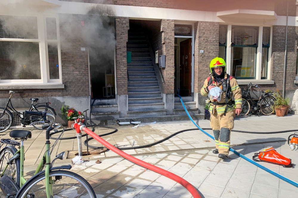 Uitslaande brand in woning Lorentzlaan